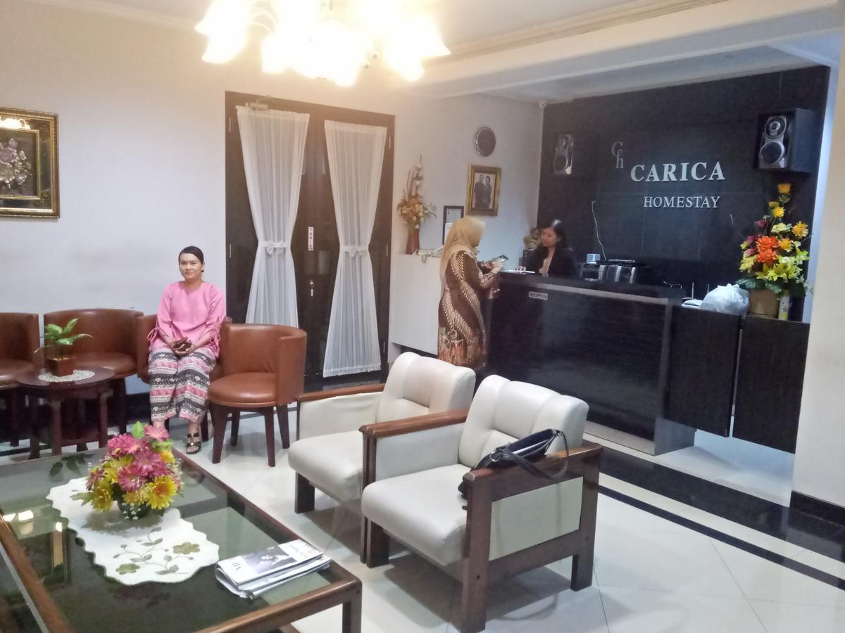 Carica Homestay Surabaya Exterior photo