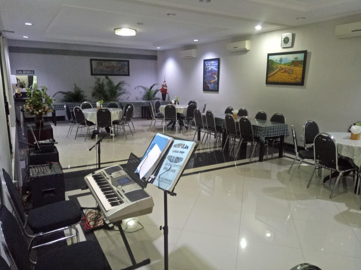 Carica Homestay Surabaya Exterior photo