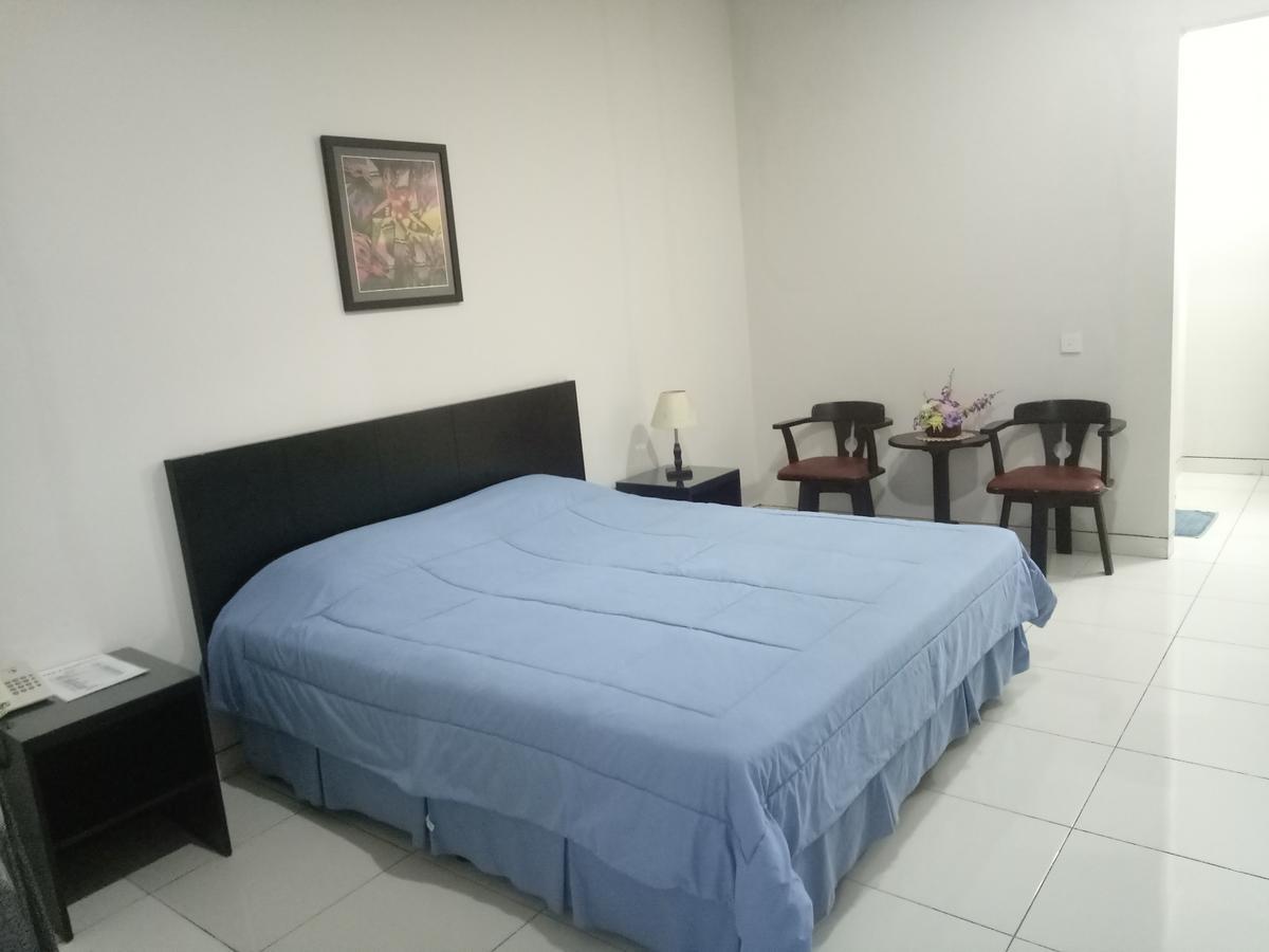 Carica Homestay Surabaya Exterior photo