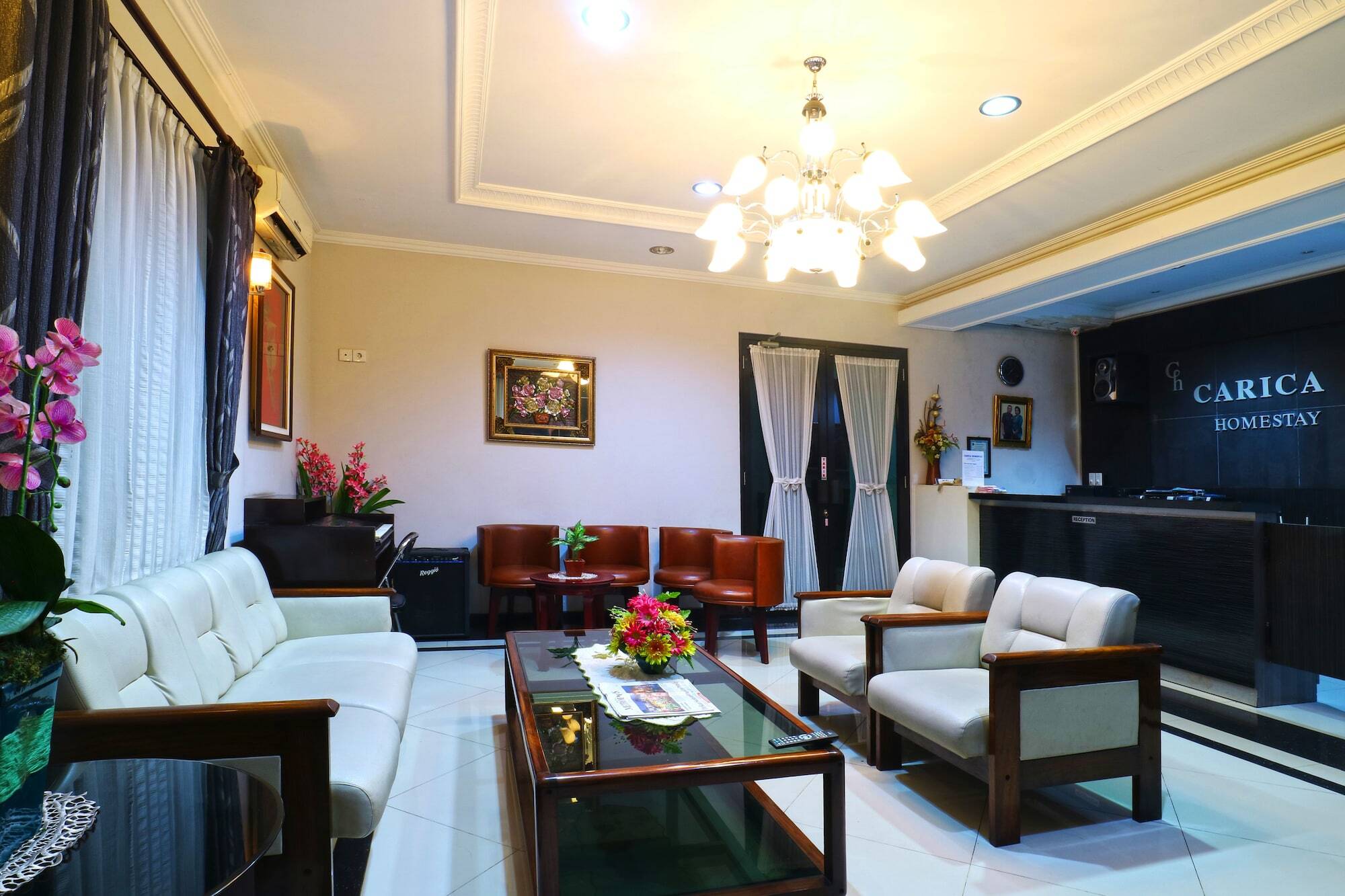 Carica Homestay Surabaya Exterior photo